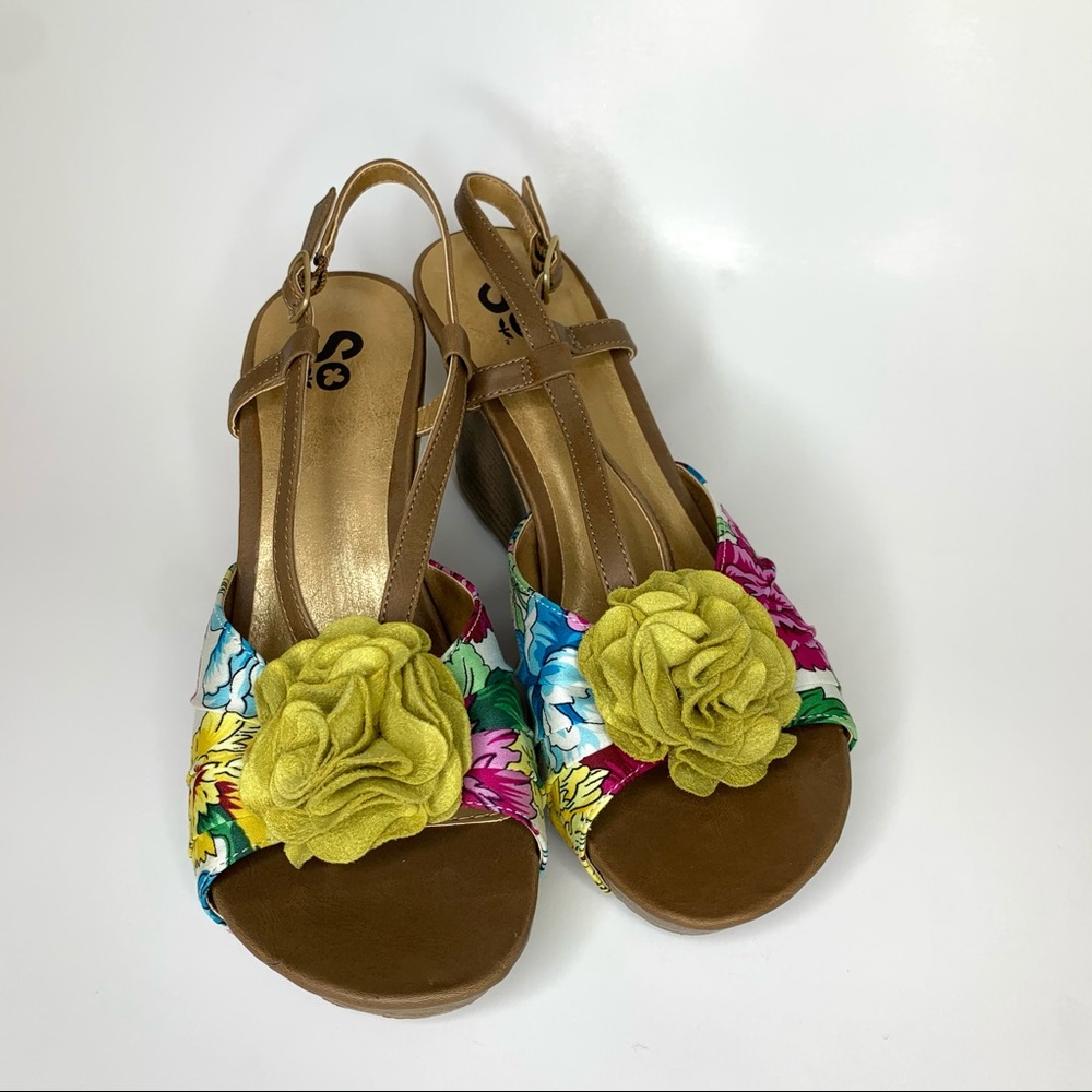 Floral Print Wedge Heel Sandal Canvas Platform Flower Detail Chic Size 7 NEW